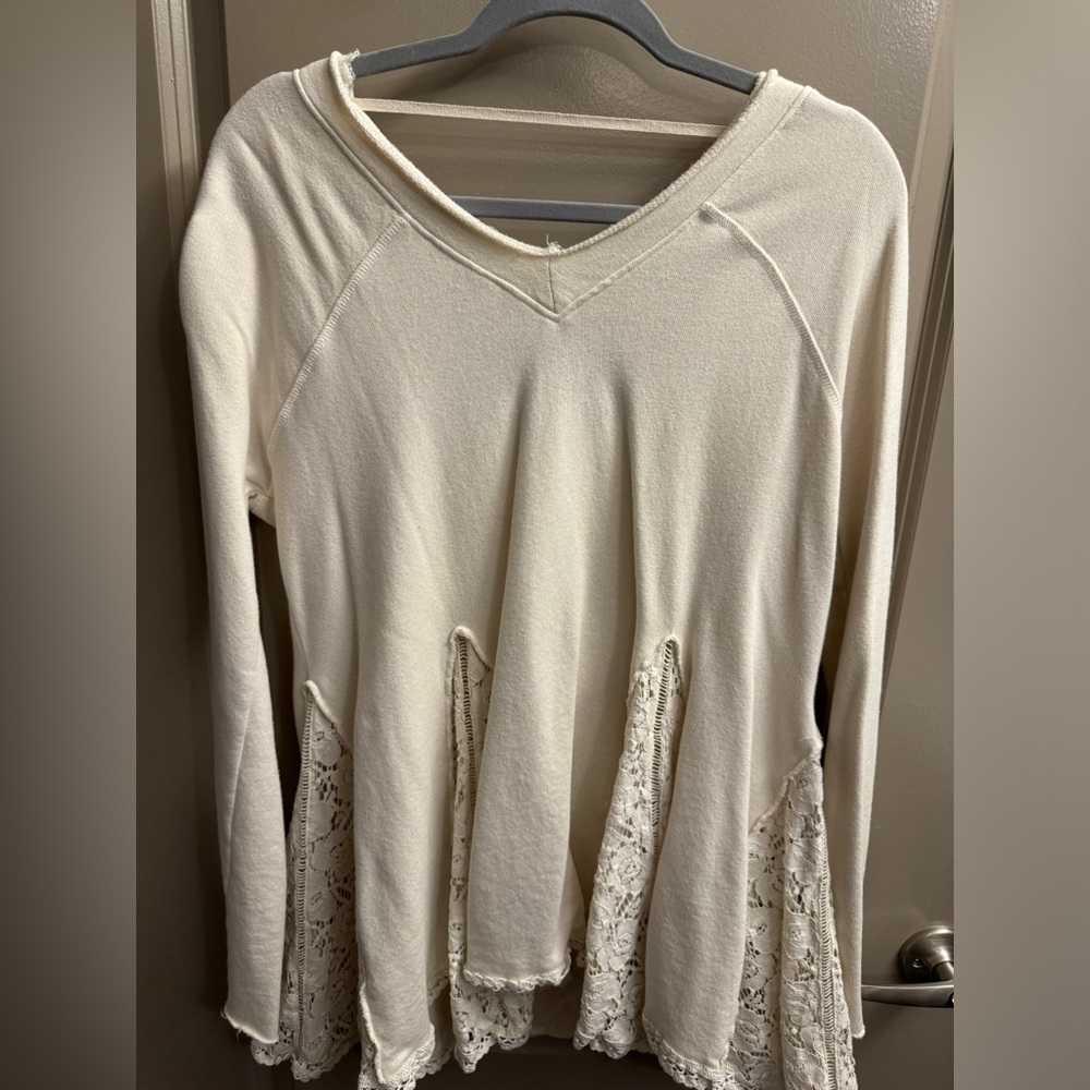Free people size small lace sweatshirt
